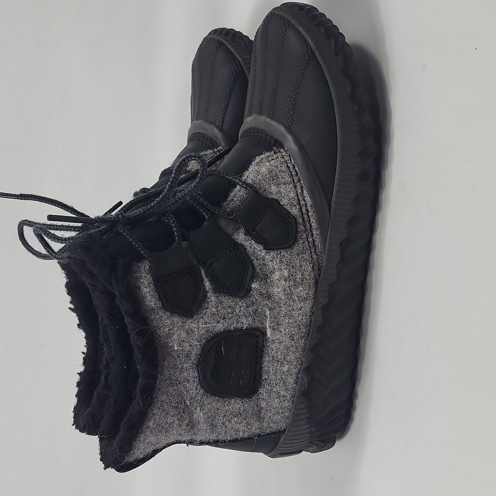 Sorel Out N About Felt fall/winter boot Size 7.5